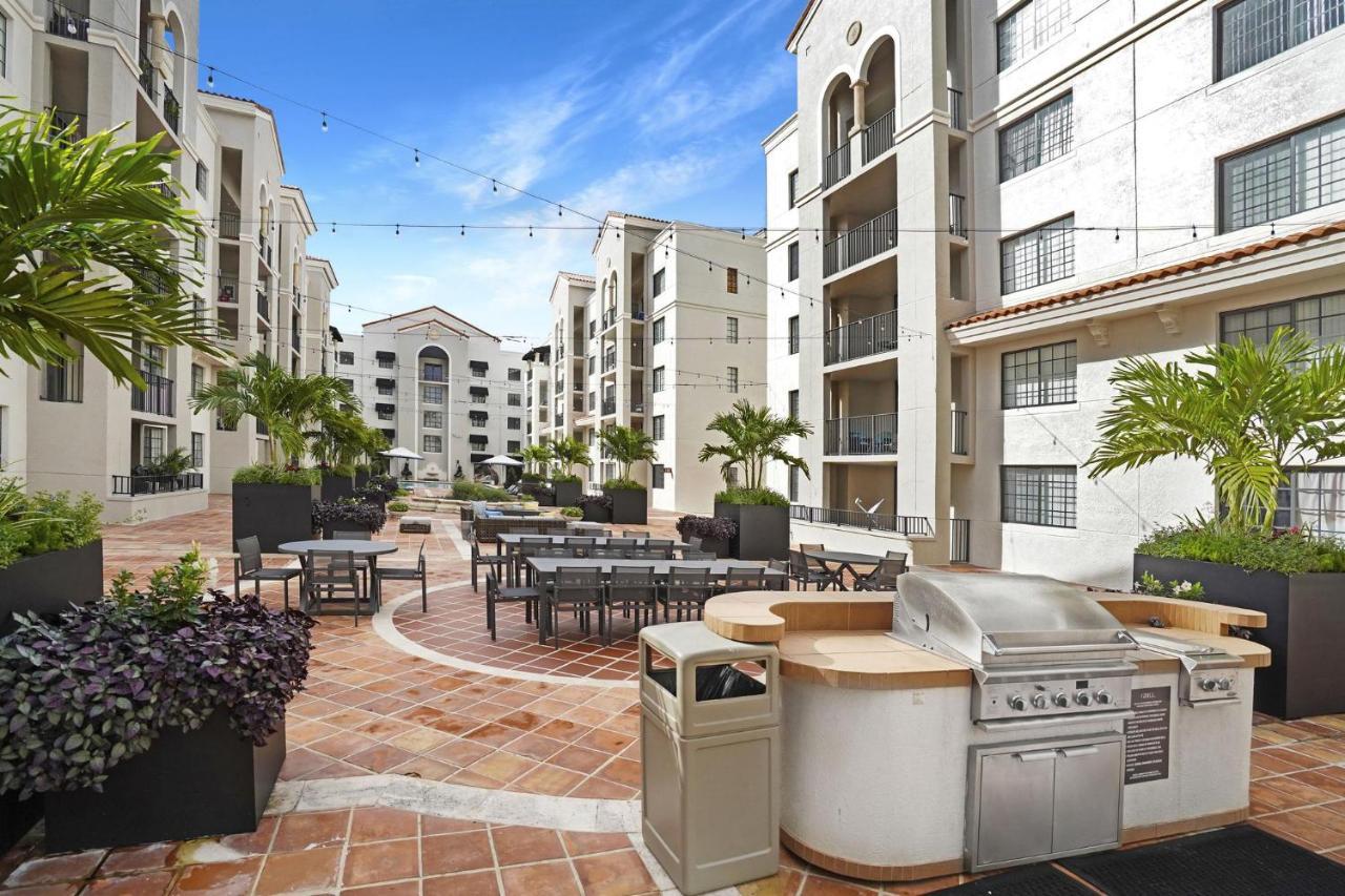 Dharma Home Suites Coral Gables At Gables Grand Plaza Miami Exteriör bild