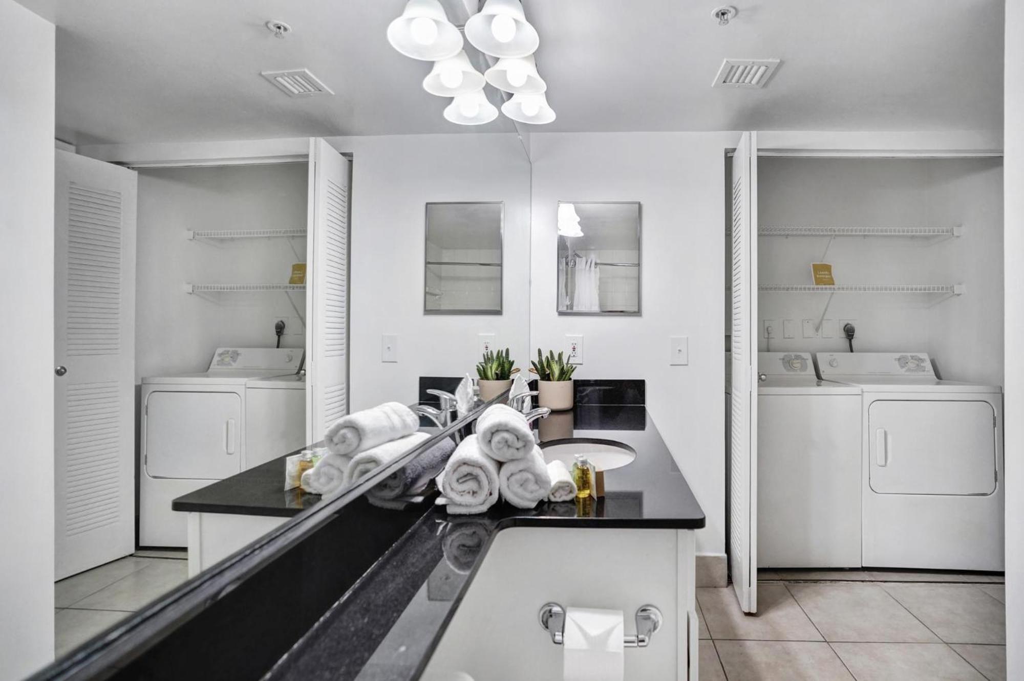 Dharma Home Suites Coral Gables At Gables Grand Plaza Miami Rum bild