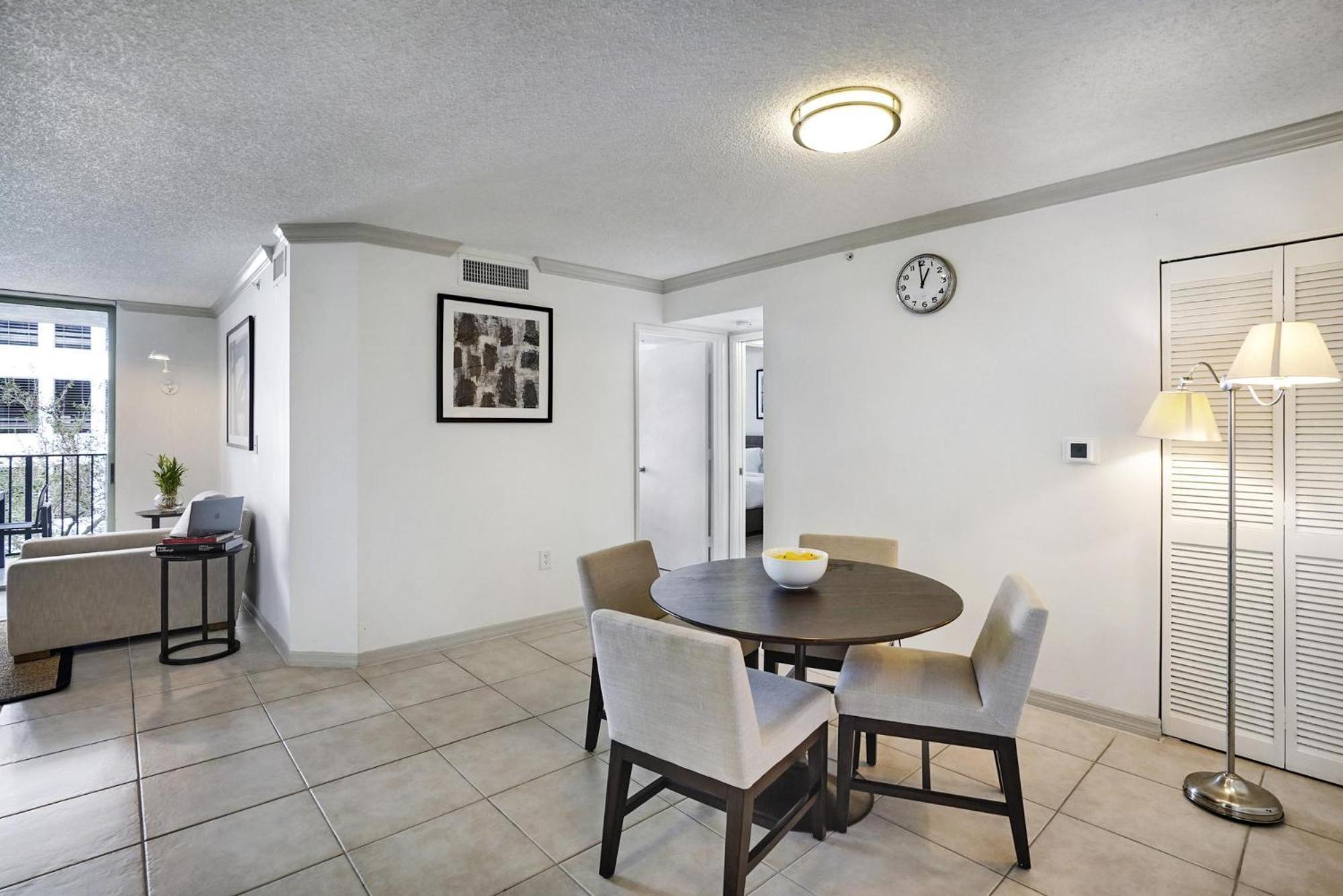 Dharma Home Suites Coral Gables At Gables Grand Plaza Miami Rum bild
